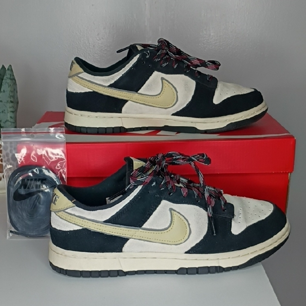 Nike Dunk Low LX 'Black Suede' sneakers Size 8 Black/Team Gold-Coconut Milk - Picture 2 of 13